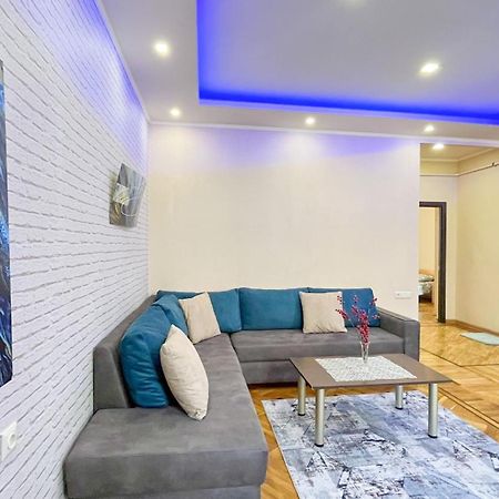 Комфортная И Спокойная Квартира Erevan Exterior foto