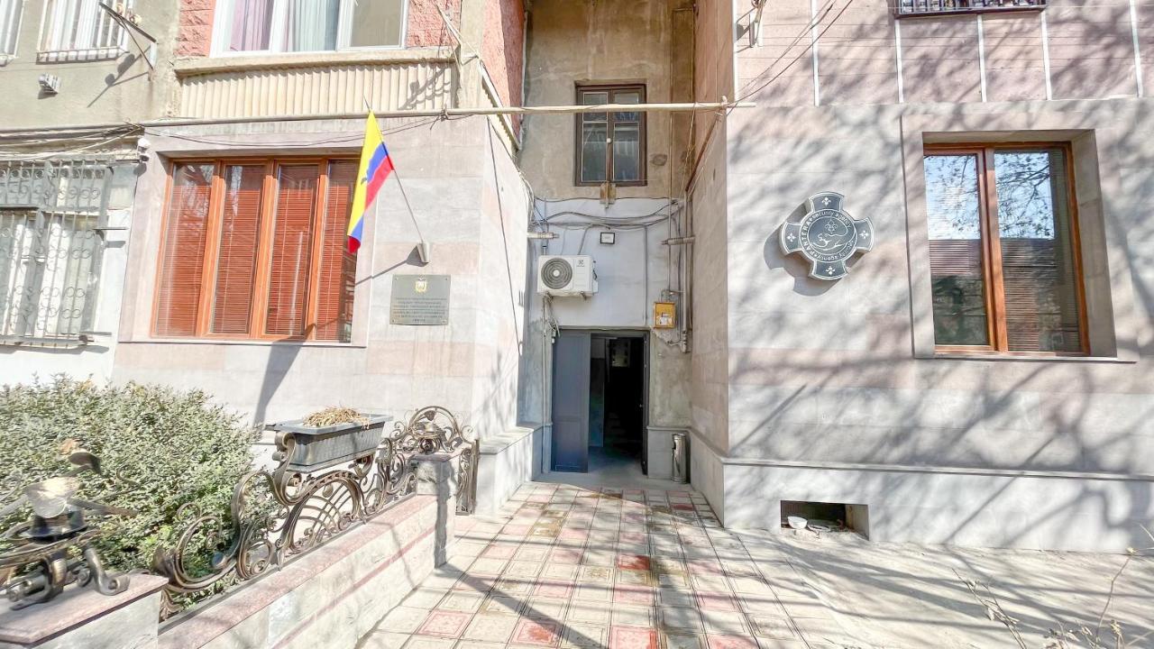 Комфортная И Спокойная Квартира Erevan Exterior foto